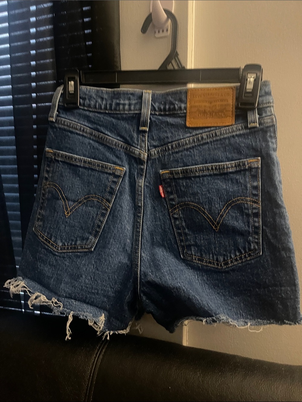 Levis Ribcage High Waisted Premium Raw Hem Button Fly Denim Shorts Sz 25 NWOT